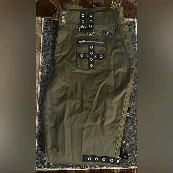 Hot Topic Olive Green Straight Leg Cargo Pants with Black Strap Details - Picture 4 of 4